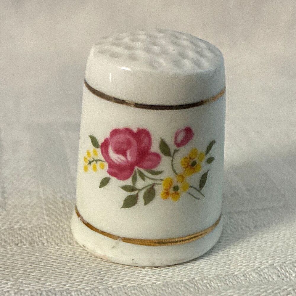 TM Treasure Masters Sewing Thimble Floral Rose Yellow Gold Trim "Love" Taiwan